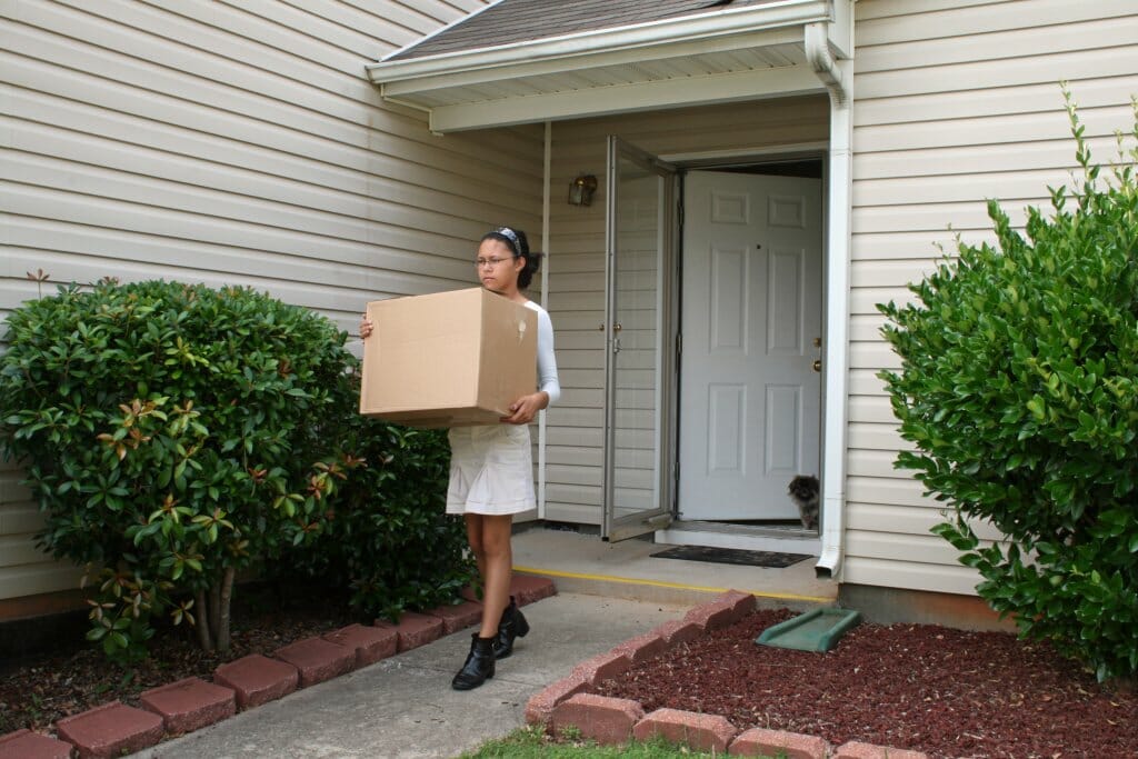 Moving cheap: 6 Ways to save money when moving house