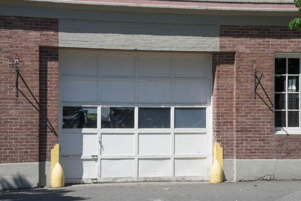 We Buy Lock up Garages Fast in HOWDEN