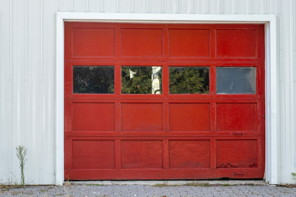 We Buy Lock up Garages Fast in THORNE